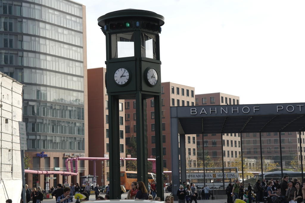 Central Apartments Берлин Стая снимка